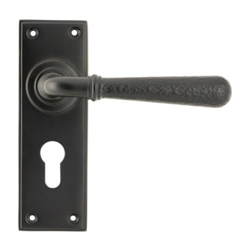 HAMMERED NEWBURY LEVER HANDLE ON BACKPLATE